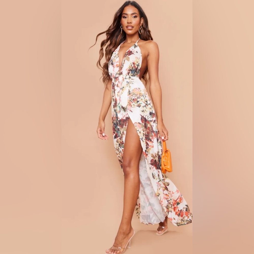 PRETTY LITTLE THING
White Floral Print Chiffon Halterneck Maxi Dress